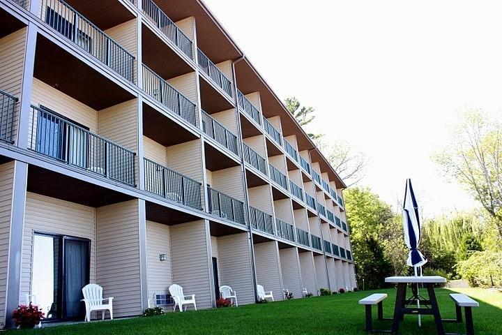 Beachfront Hotel Houghton Lake Eksteriør billede