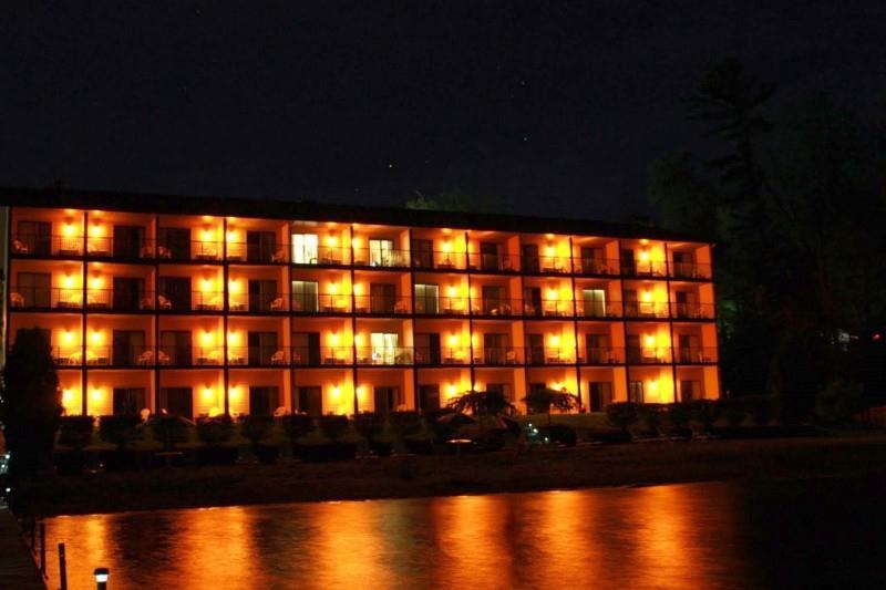 Beachfront Hotel Houghton Lake Eksteriør billede