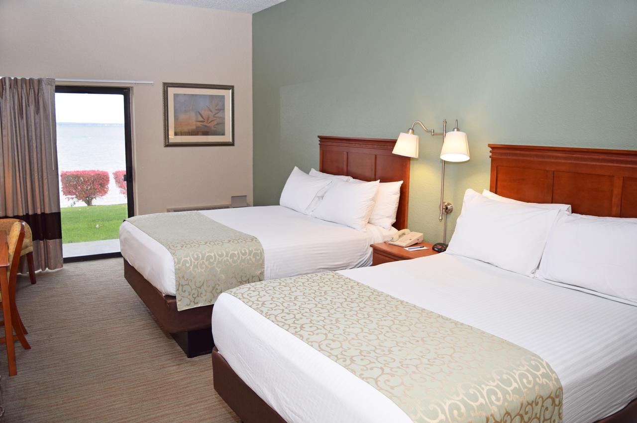 Beachfront Hotel Houghton Lake Eksteriør billede